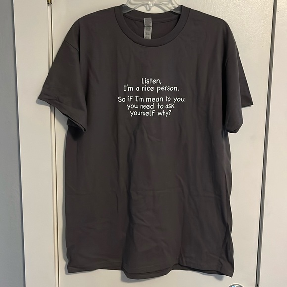 NWOT-Gildan Ultra Cotton Graphic Print Gray Tee Shirt - Picture 1 of 5